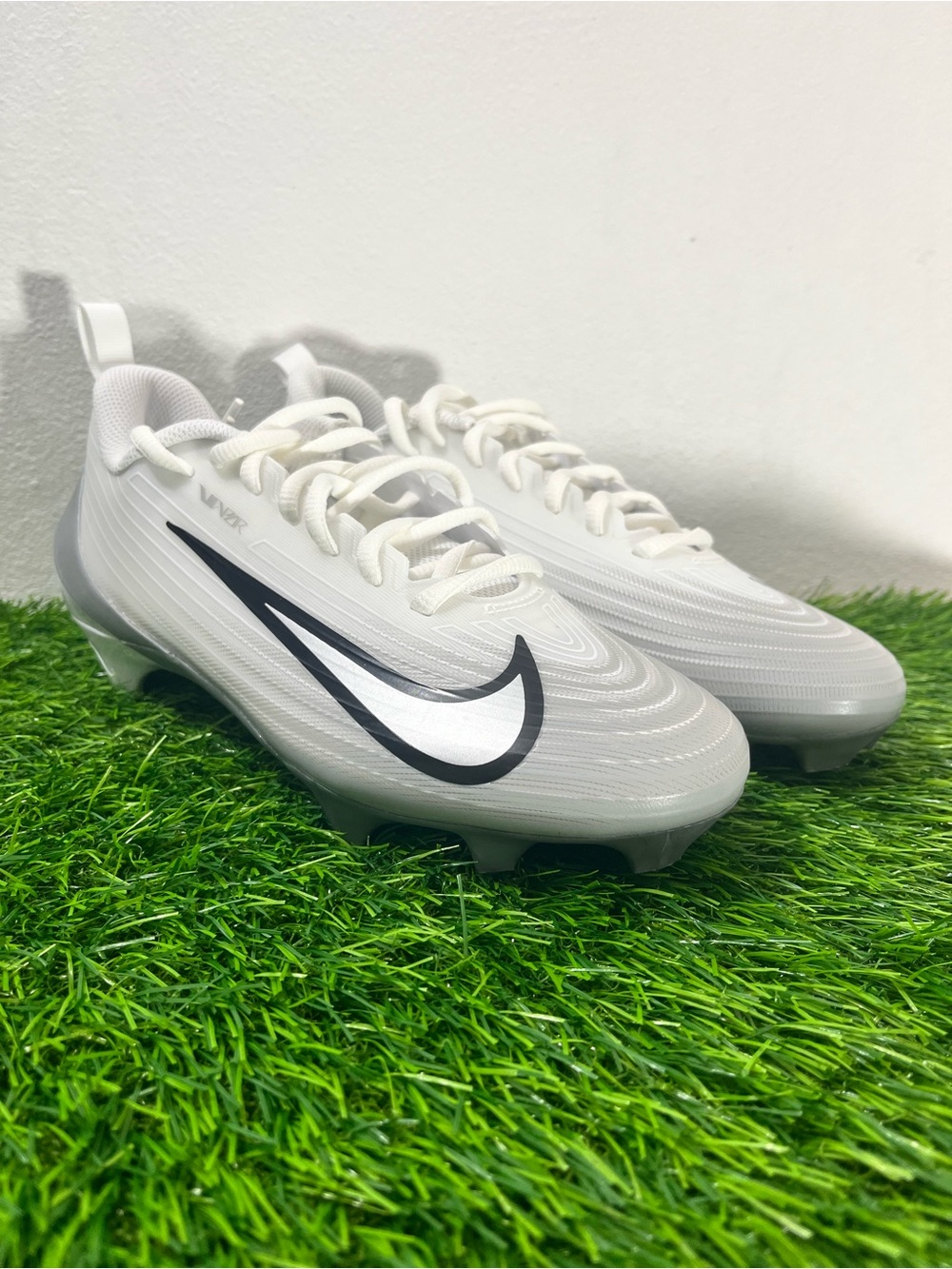 Nike Vapor Speed 3 Football Cleats White Wolf Grey FB3303-100 Men’s Sz 7.5 NEW